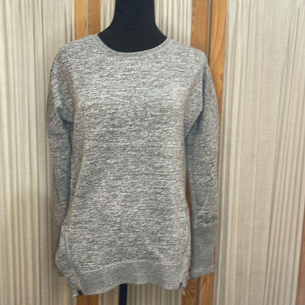 Active Long Sleeve Shirt
PREOWNED